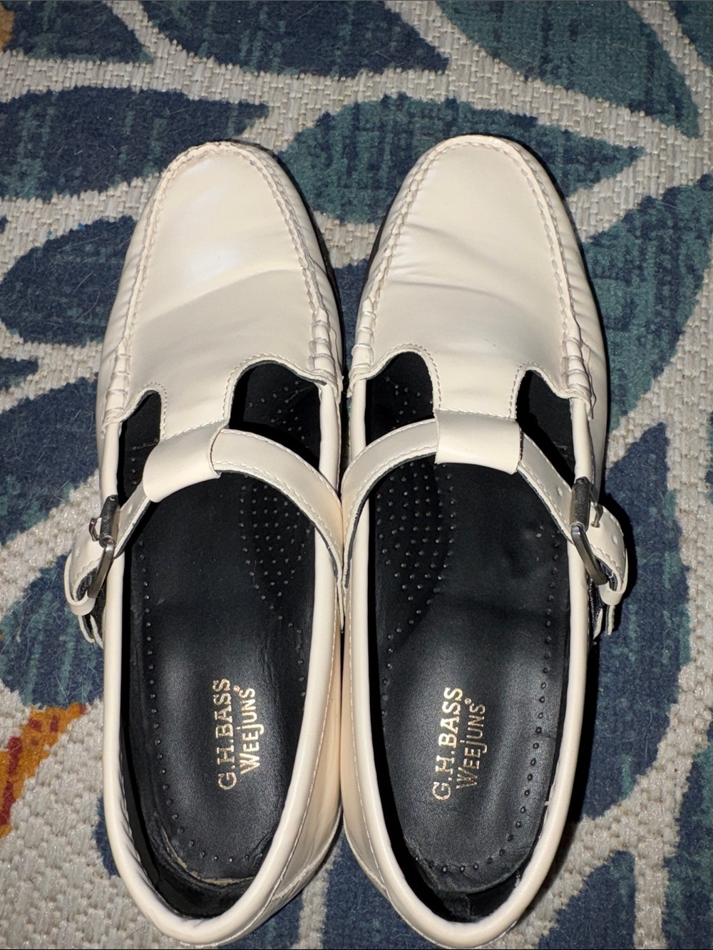 Women's Cream Leather T-Strap Loafers - Classic Style size 10 - Picture 4 of 9